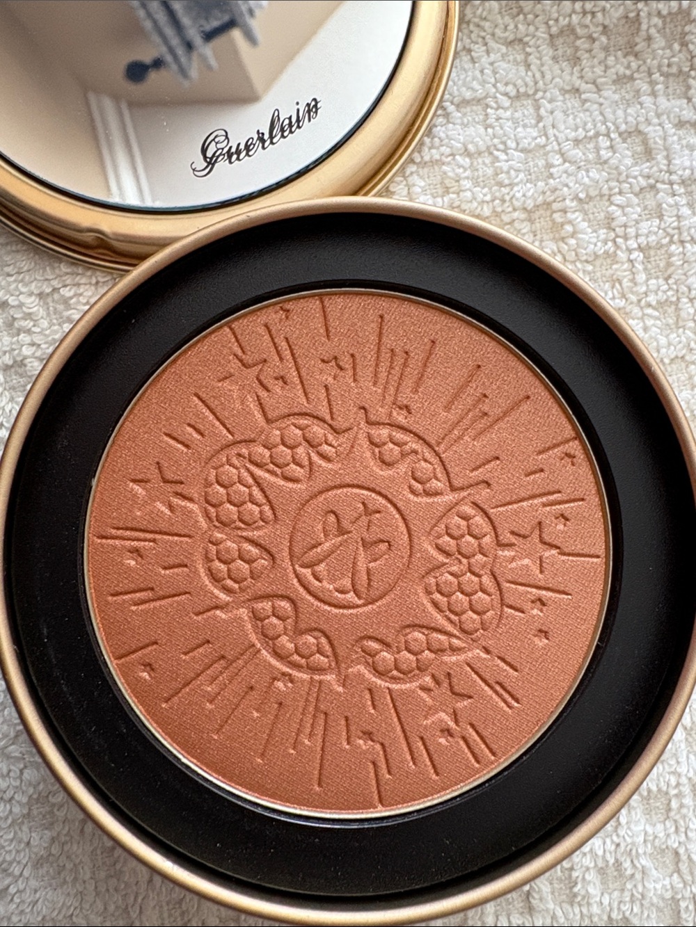 Guerlain Terracotta Golden Bee Illuminating Powder - NIB